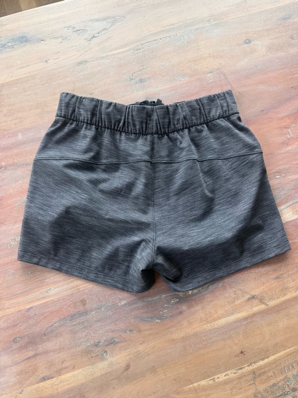 Lululemon On the Fly shorts size 6. LOT OF 5 - Picture 3 of 11